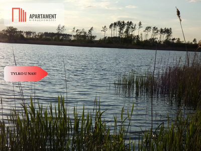 Duża działka z linią brzegową jeziora