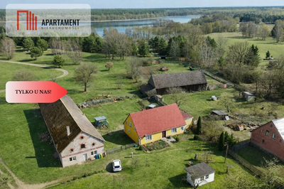 Siedlisko w sąsiedztwie jeziora i lasu