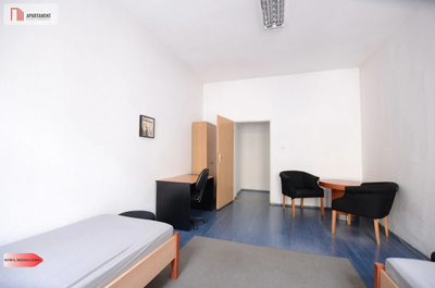 ODNOWIONA KAMIENICA W CENTRUM ŚWIECIA - 2