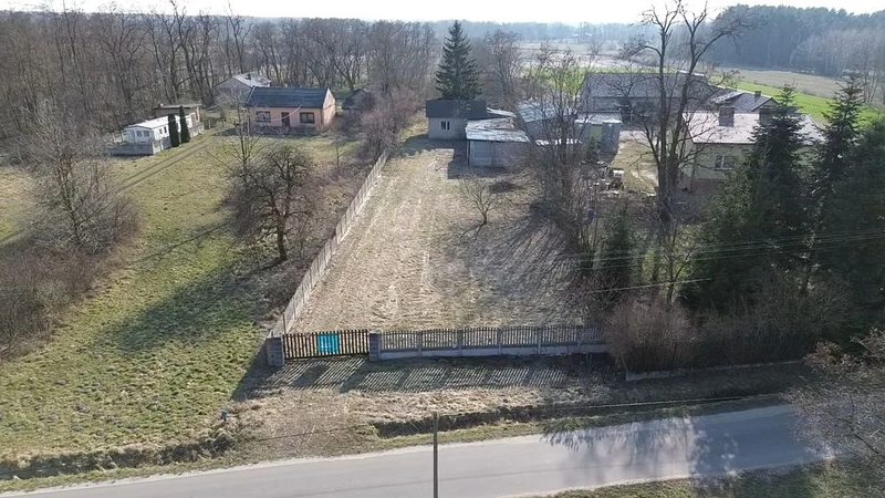 Duża działka z domem do remontu. - 104917129.jpg