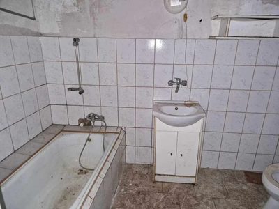 Duża działka z domem do remontu. - 3