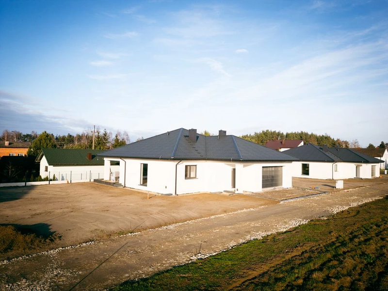 Przestronny nowy dom z garażem - 109903713.jpg