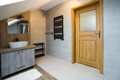 Ludwinów: 247m² domu + 170m² hal na działce 25a
