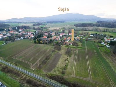 Blisko Ślęży i Sobótki – dom do remontu!