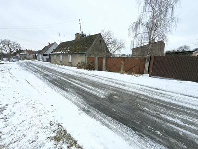 Działka w centrum Pakosławia z domem do remontu - 3