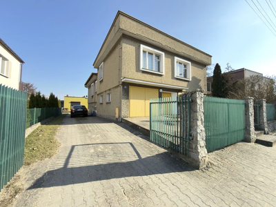 Dom z potencjałem w Pniewach – świetna lokalizacja