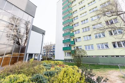 Ustawne 42,5 m² z balkonem i osobną kuchnią | 1. p - 3