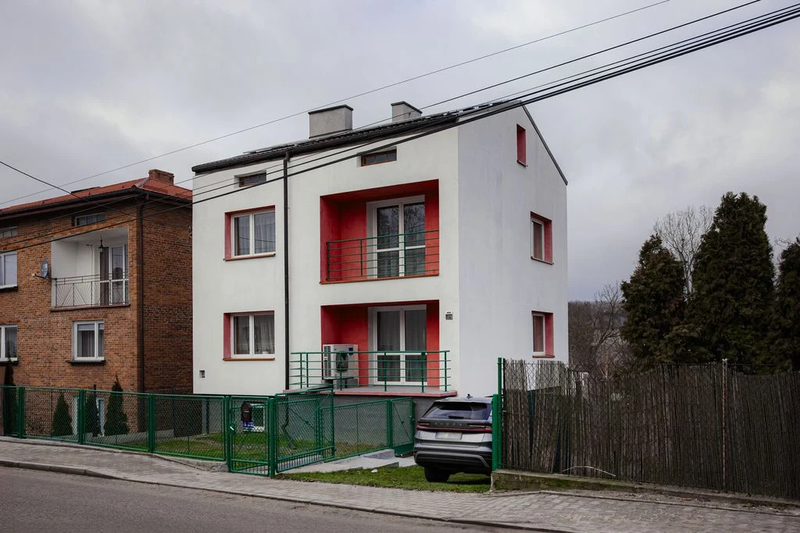 Bezemisyjny dom w centrum Dwikóz - 109893679.jpg