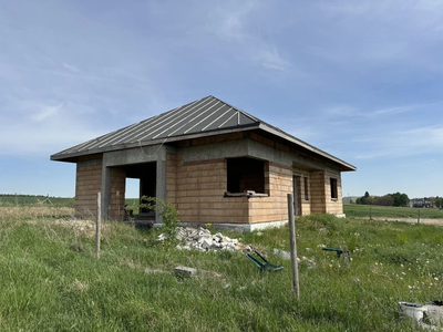 Nowoczesny dom parterowy w stanie surowym otwartym - 2