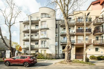 Przestrzenne mieszkanie dwupoziomowe plus parking - 2