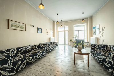 Lokal medyczny 89, 81 m² z witryną w kamienicy