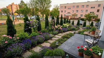Przestronny apartament z ogródkiem
