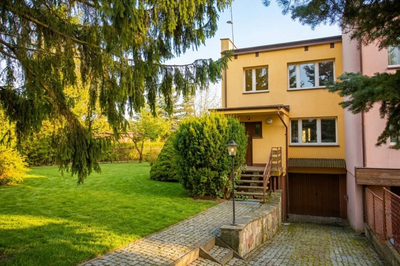 Skrajna szeregówka z dużą działką w Kielcach
