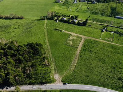 Działka w otoczeniu zieleni – Stare Krasnodęby