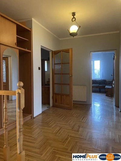 Przestronny dom 300 m², 9 pokoi, działka 800 m²