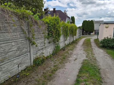 Na sprzedaż unikalna działka gruntu z rozpoczętą budową domu jednorodzinnego w zabudowie wolnostojącej o powierzchni około 180m2, usytuowana przy ul. Podgórnej w Luboniu. Nieruchomość o powierzchni… - 2
