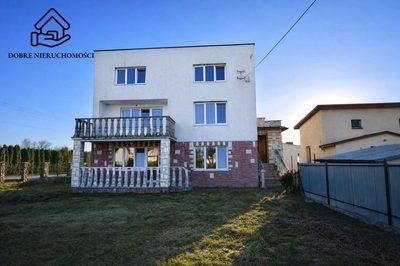 Dom w centrum Trawnik | 8 pokoi | działka 13 arów