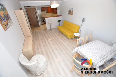 Na sprzedaż atrakcyjne i przestronne mieszkanie 2 pokojowe usytuowane na 2 piętrze w apartamentowcu z windą. Mieszkanie zlokalizowane na osiedlu KOMPLEKS ZACHODNIA. Budynek pięciopiętrowy przy budynk…