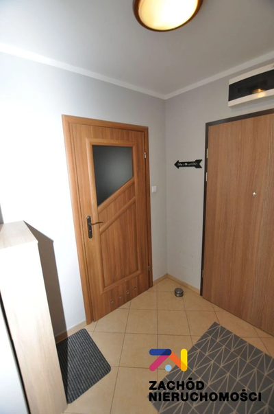 Na sprzedaż atrakcyjne i przestronne mieszkanie 2 pokojowe usytuowane na 2 piętrze w apartamentowcu z windą. Mieszkanie zlokalizowane na osiedlu KOMPLEKS ZACHODNIA. Budynek pięciopiętrowy przy budynk… - 4