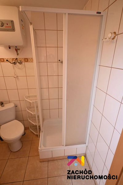 ZAMKNIĘTY KOMPLEKS 45 DOMKÓW LETNISKOWYCH LUB CAŁOROCZNYCH Z WŁASNĄ PLAŻĄ. - 5
