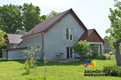 Odkryj niezwykłą ofertę - wyjątkowa posiadłość z potencjałem na sprzedaż, składająca się z dwóch domów posadowionych na przestronnej działce o powierzchni 3 300 m oraz przyległej działki rolnej o pow… - 5