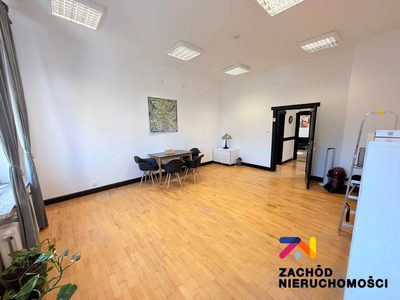 Z przyjemnością prezentujemy Państwu wyjątkową ofertę nieruchomości w samym sercu miasta, przy ulicy Generała Władysława Sikorskiego 9. Ta lokalizacja to doskonałe miejsce na rozwijanie działalności… - 2