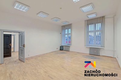 Z przyjemnością prezentujemy Państwu wyjątkową ofertę nieruchomości w samym sercu miasta, przy ulicy Generała Władysława Sikorskiego 9. Ta lokalizacja to doskonałe miejsce na rozwijanie działalności…