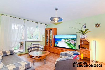 Prezentujemy na sprzedaż przytulne 2 pokojowe mieszkanie położone w niskim bloku. Balkon i widok na las!