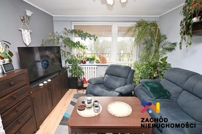 Prezentujemy na sprzedaż atrakcyjne mieszkanie 3-pokojowe w KrośnieOdrzańskim przy ul. Poznańskiej o powierzchni 47m2 usytuowaną na 4 piętrze.
