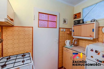 Słoneczna kawalerka w centrum Zielonej Góry - balkon, ogromny potencjał aranżacyjny ul. dr Pieniężnego,drugie piętro blok prawie przy deptaku!! - 2