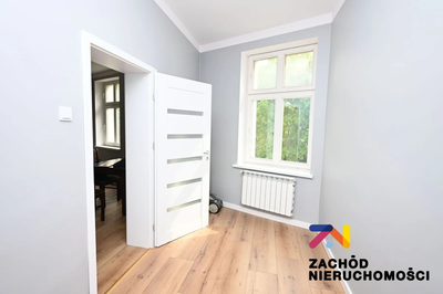 3 pokojowe mieszkanie po kapitalnym remoncie wykonanym w 2024 roku, zlokalizowane na 1 piętrze w kamienicy przy ul. Sikorskiego 41 w Zielonej Górze 600m od ścisłego Centrum. - 2