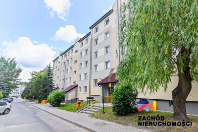 Przedstawiamy ofertę sprzedaży własnościowego, dwupokojowego mieszkania usytuowanego na I piętrze w spokojnej i dobrze skomunikowanej lokalizacji na Osiedlu Śląskim w Zielonej Górze.