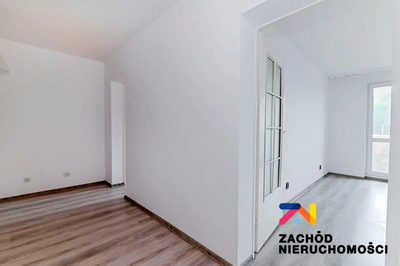 Przedstawiamy ofertę sprzedaży własnościowego, dwupokojowego mieszkania usytuowanego na I piętrze w spokojnej i dobrze skomunikowanej lokalizacji na Osiedlu Śląskim w Zielonej Górze. - 3