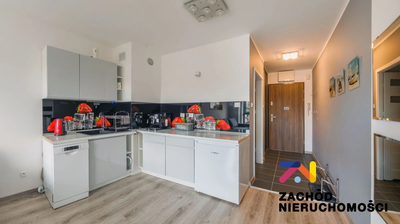 OFERUJEMY PAŃSTWU DO SPRZEDAŻY PIĘKNY APARTAMENT USYTUOWANY W ŚCISŁYM CENTRUM MIASTA - UL. GRYFA POMORSKIEGO W MIĘDZYZDROJACH. IDEALNY GOTOWIEC INWESTYCYJNY !! - 3