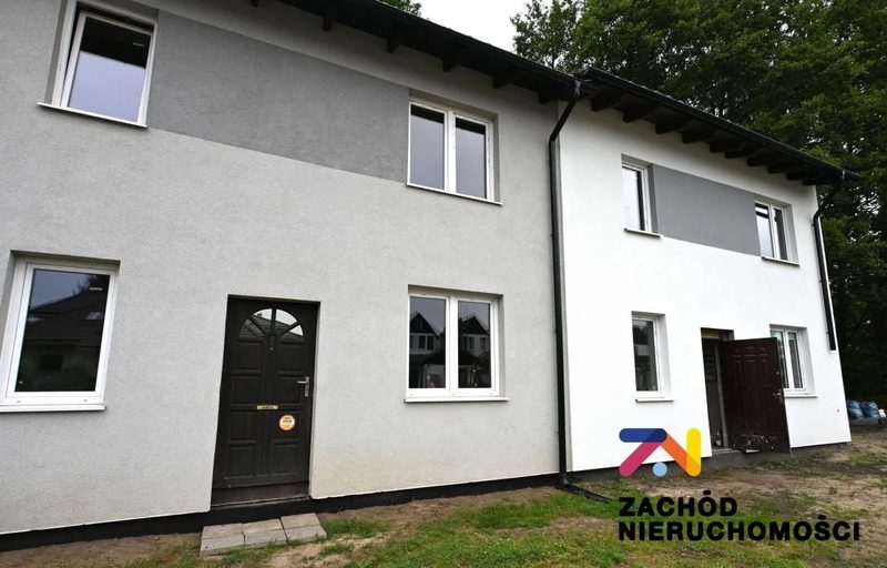 Mam przyjemność zaprezentować Państwu dom na sprzedaż w zabudowie segmentowej położony na rodzinnym osiedlu z daleka od zgiełku miasta. - 155760227-1l.jpg