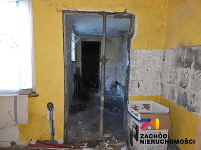 Przedstawiamy Państwu ofertę sprzedaży nieruchomości składającej się z domu jednorodzinnego oraz zabudowań gospodarczych typu garaż i warsztat. Wszystkie budynki wymagają remontu kapitalnego bądź wyb… - 3
