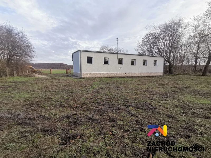 OFERUJEMY PAŃSTWU DO SPRZEDAŻY BUDYNEK USŁUGOWY POŁOŻONY W MIEJSCOWOŚCI STRZEGÓW W GMINIE GUBIN . - 153530227-1l.jpg