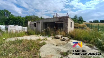 Prezentujemy na sprzedaż rozpoczętą budowę domu jednorodzinnego o powierzchni 204,52 m2 usytuowanego na pięknej działce na wzniesieniu w miejscowości Zabór na działce o powierzchni ok. 1501 m2 - 5
