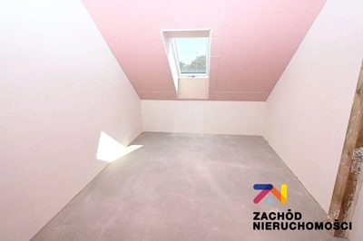 Na sprzedaż dom w zabudowie bliźniaczej o powierzchni 130 m2 usytuowany na działce o powierzchni 300 m2, zlokalizowany w miejscowości Otyń koło Nowej Soli. Dom przestronny z poddaszem użytkowym. Wyka… - 2