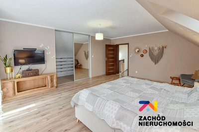 Na sprzedaż przestronny, ustawny, duży dom wolnostojący o powierzchni 187,6 m2 usytuowany na działce o powierzchni 900 m2 w miejscowości Koryta w gminie Torzym. - 5
