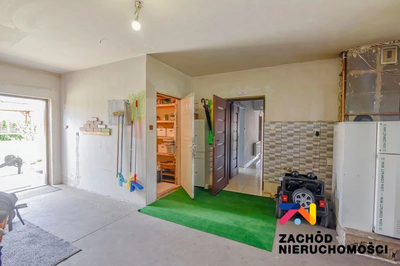 Na sprzedaż przestronny, ustawny, duży dom wolnostojący o powierzchni 187,6 m2 usytuowany na działce o powierzchni 900 m2 w miejscowości Koryta w gminie Torzym. - 2