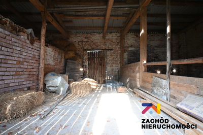 Oferujemy Państwu do sprzedaży dom wolnostojący o pow. 106m2 wraz z budynkami gospodarczymi (łączna pow. budynków gospodarczych:168m2). - 3