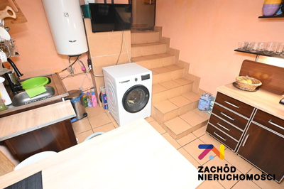 Na sprzedaż dom wolnostojący o powierzchni 122 m2 (76 m2- powierzchnia parteru plus 46 m2 poddasza użytkowego do własnej adaptacji) usytuowany na działce o powierzchni 1100 m2 zlokalizowany w miejsco… - 5