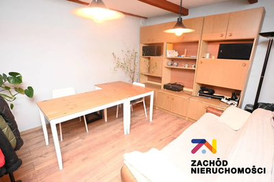 Na sprzedaż dom wolnostojący o powierzchni 122 m2 (76 m2- powierzchnia parteru plus 46 m2 poddasza użytkowego do własnej adaptacji) usytuowany na działce o powierzchni 1100 m2 zlokalizowany w miejsco… - 3