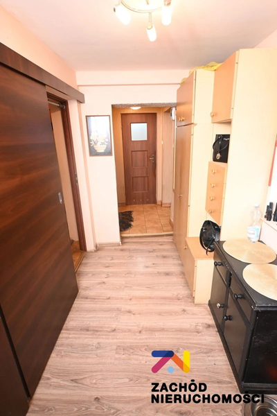 Na sprzedaż dom wolnostojący o powierzchni 122 m2 (76 m2- powierzchnia parteru plus 46 m2 poddasza użytkowego do własnej adaptacji) usytuowany na działce o powierzchni 1100 m2 zlokalizowany w miejsco… - 2