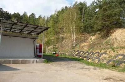 Oferujemy Państwu do sprzedaży działkę zabudowaną budynkami magazynowo - produkcyjnymi w atrakcyjnej lokalizacji Zielonej Góry. Działka posiada pow. 8764 m2, budynki z wiatami o łącznej powierzchni 1… - 3