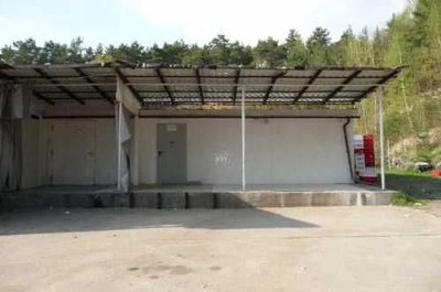 Oferujemy Państwu do sprzedaży działkę zabudowaną budynkami magazynowo - produkcyjnymi w atrakcyjnej lokalizacji Zielonej Góry. Działka posiada pow. 8764 m2, budynki z wiatami o łącznej powierzchni 1… - 4