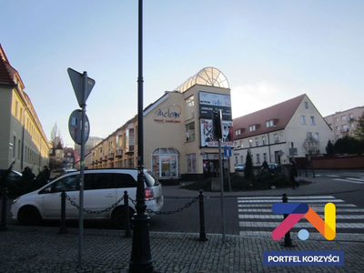 Oferujemy na sprzedaż lokal stanowiący odrębną własność wraz z udziałem w gruncie w centrum handlowym Meteor. - 2