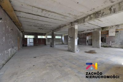 Oferujemy na sprzedaż halę magazynowa o powierzchni ok. 600m2 położona w Gminie Nowogród Bobrzański. Hala posiada rampę oraz 2 wejścia przez bramę 2,70m szerokość x 2,60m wysokość. oraz 1,4m szerokoś…