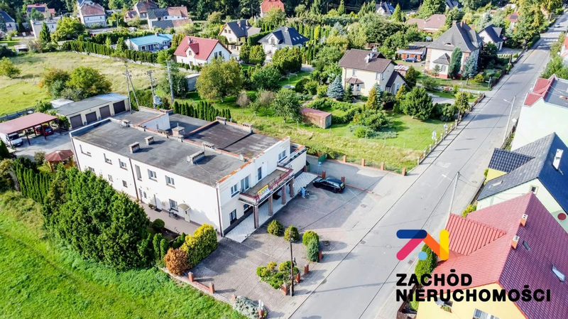 Odkryj wyjątkową ofertę inwestycyjną - 650 m2 na parterze gwarantuje cały wachlarz możliwości do wykorzystania na wiele działalnościzarówno produkcyjnych, stolarskich jak i handlowych. Piętro budynku… - 163060227-1l.jpg